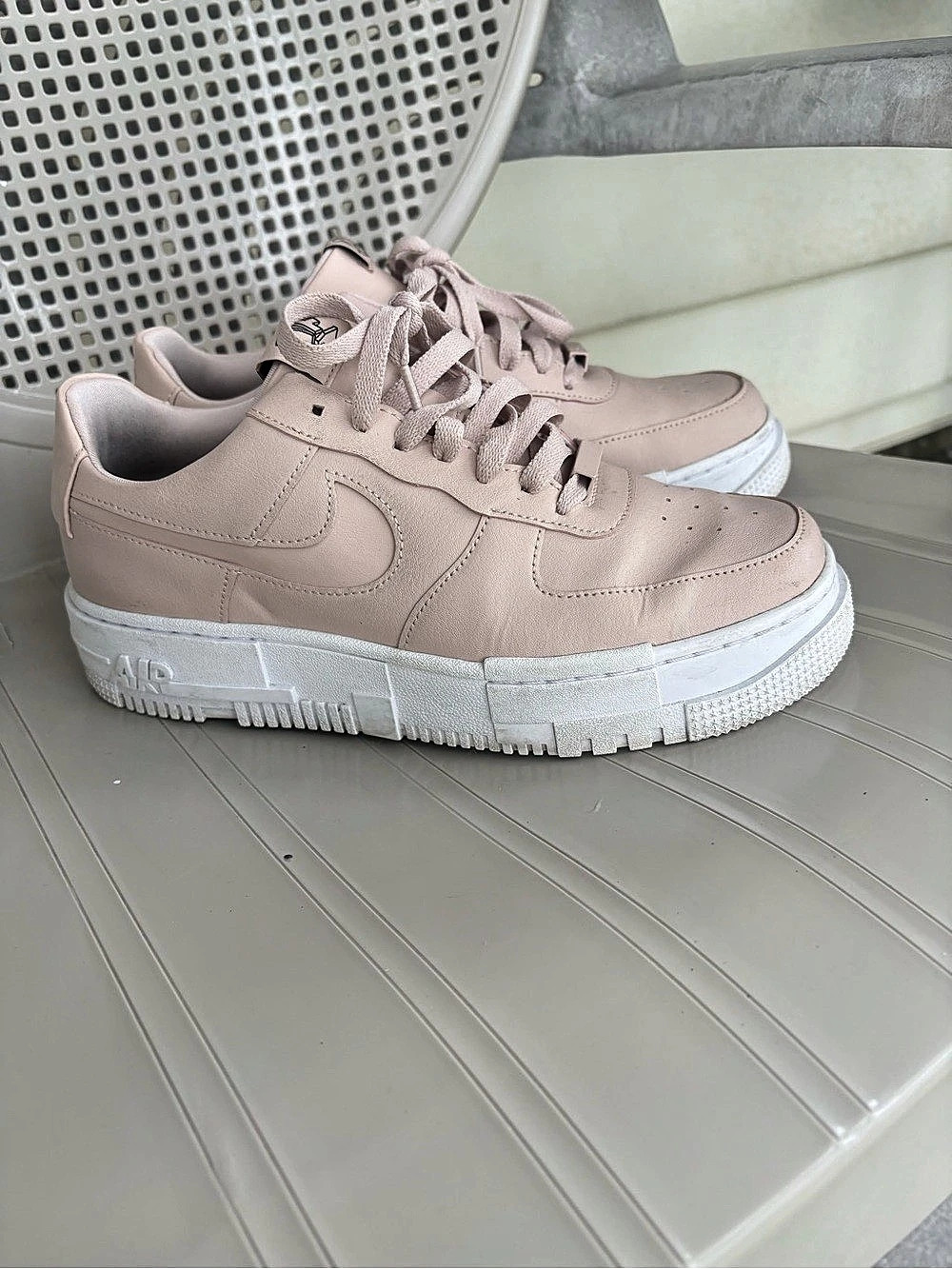 Nike Air Force 1 beige & White Sneakers